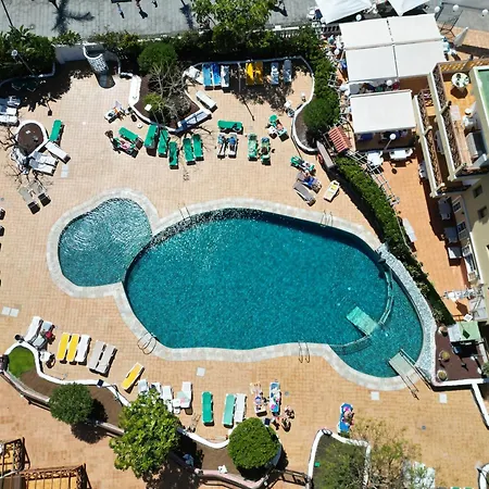 Neptuno Ocean Experience By Sydney *